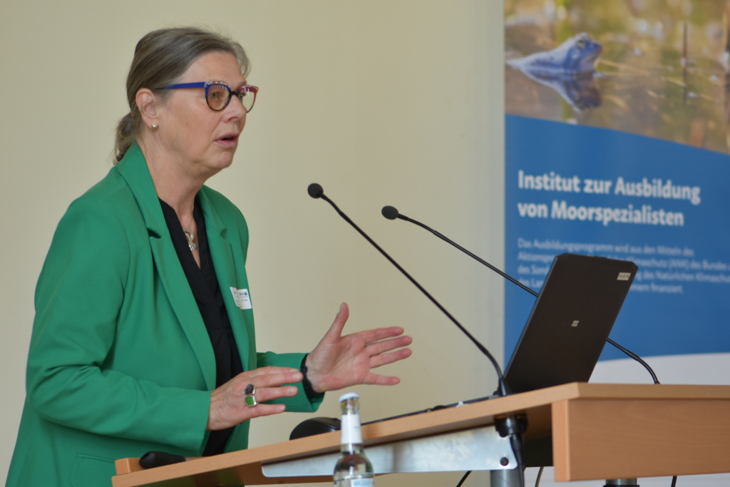 Direktorin Frau Ute Hennings